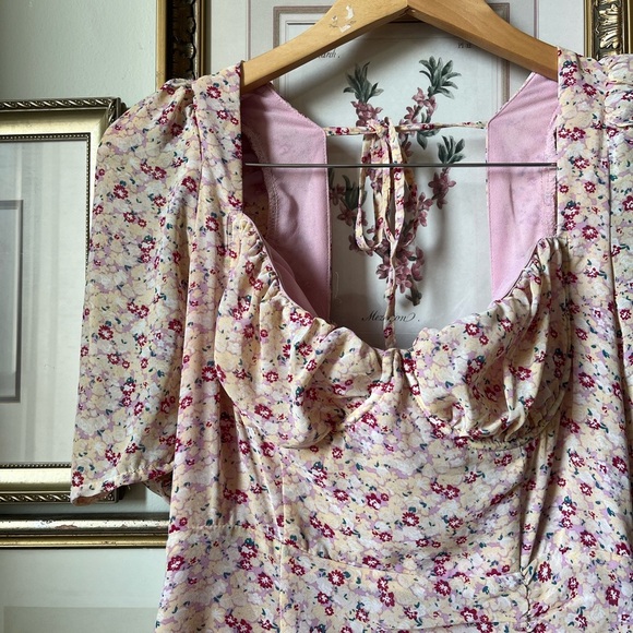 NWT ASTR the label Floral Milkmaid Midi Dress in Yellow-Red Ditsy Medium - Picture 8 of 9